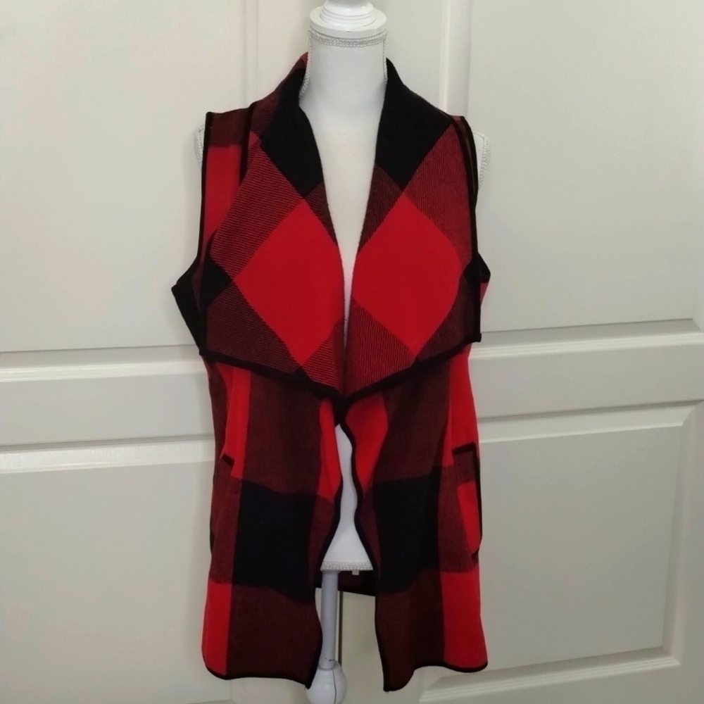 ETWO women's medium red/black plaid big collar vest w/pockets